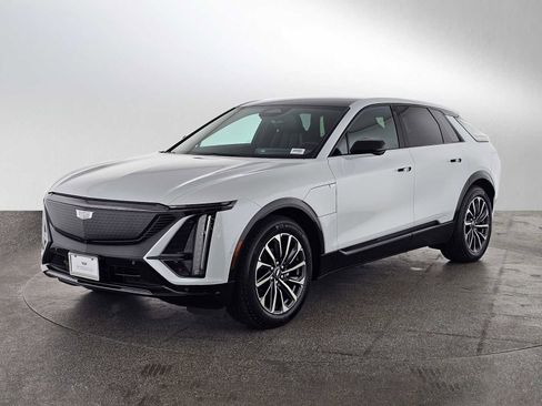 New 2026 Cadillac Lyriq Sport RWD image 7