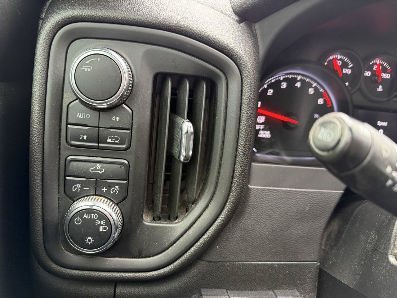 Used 2024 GMC Sierra 1500 Pro w/ Pro Value Package AWD/4WD image 9