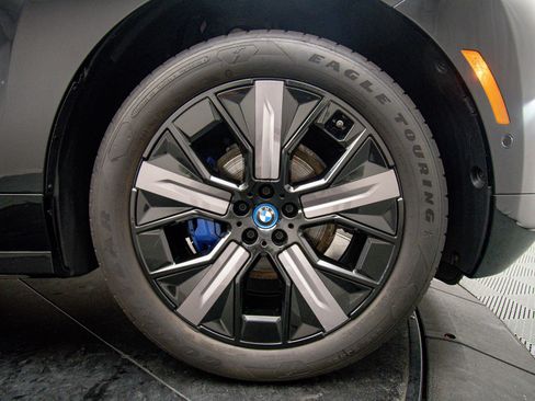 Used 2024 BMW iX xDrive50 w/ Sport Package AWD/4WD image 30