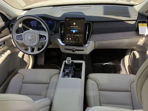 New 2026 Volvo XC90 T8 Ultra w/ Protection Package Premier AWD/4WD image 16