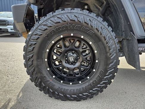 Used 2021 Jeep Gladiator Rubicon AWD/4WD image 7