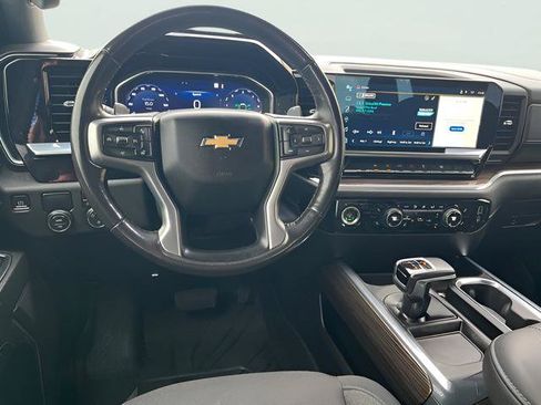 Used 2022 Chevrolet Silverado 1500 LT w/ Protection Package RWD image 15
