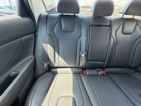 Used 2025 Hyundai Elantra Limited FWD image 41