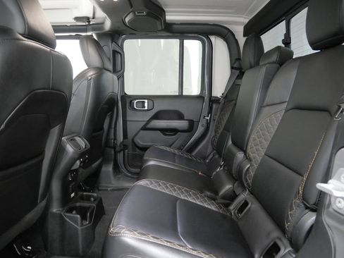 Certified 2023 Jeep Gladiator Overland AWD/4WD image 24