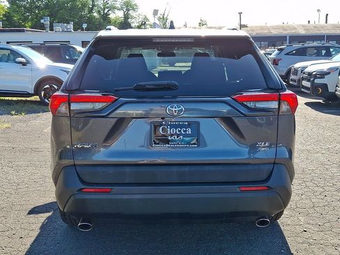 Used 2020 Toyota RAV4 XLE AWD/4WD image 9
