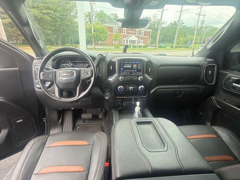 Used 2021 GMC Sierra 1500 AT4 w/ AT4 Value Package AWD/4WD image 8