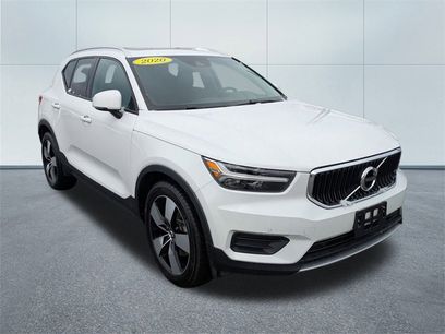 Used 2020 Volvo XC40 T5 Momentum