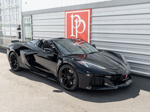 Used 2025 Chevrolet Corvette Z06 RWD image 38