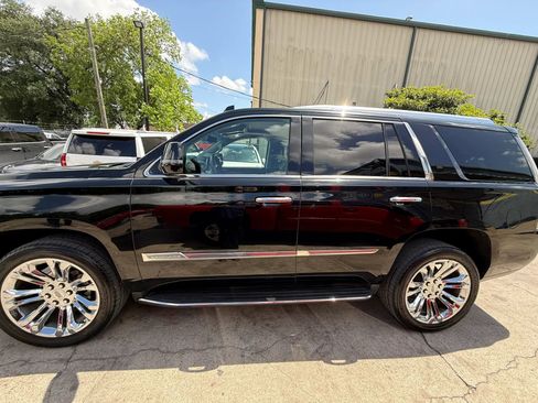 Used 2017 Cadillac Escalade Luxury RWD image 4