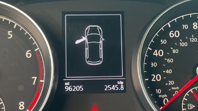 Used 2017 Volkswagen Golf S FWD image 18