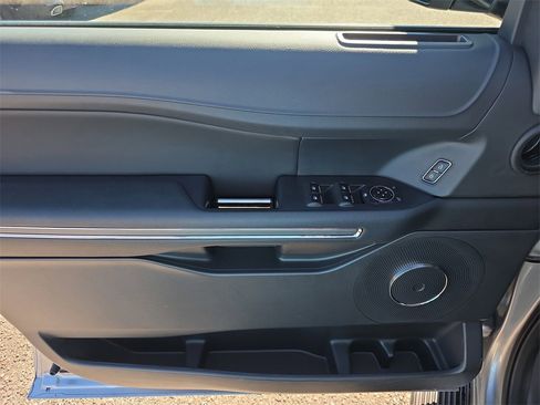 Certified 2023 Ford Expedition Max XLT image 18