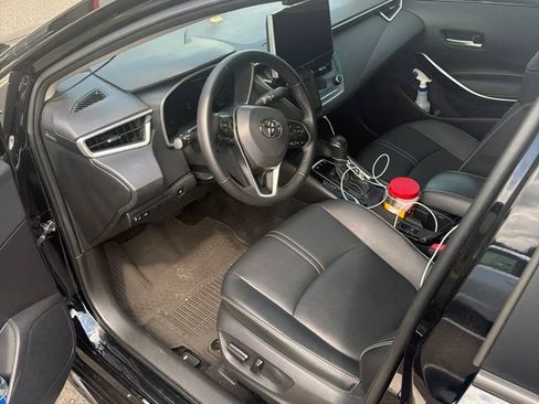 Used 2025 Toyota Corolla XLE FWD image 4