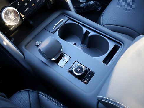 New 2026 Land Rover Discovery Limited Edition AWD/4WD image 27