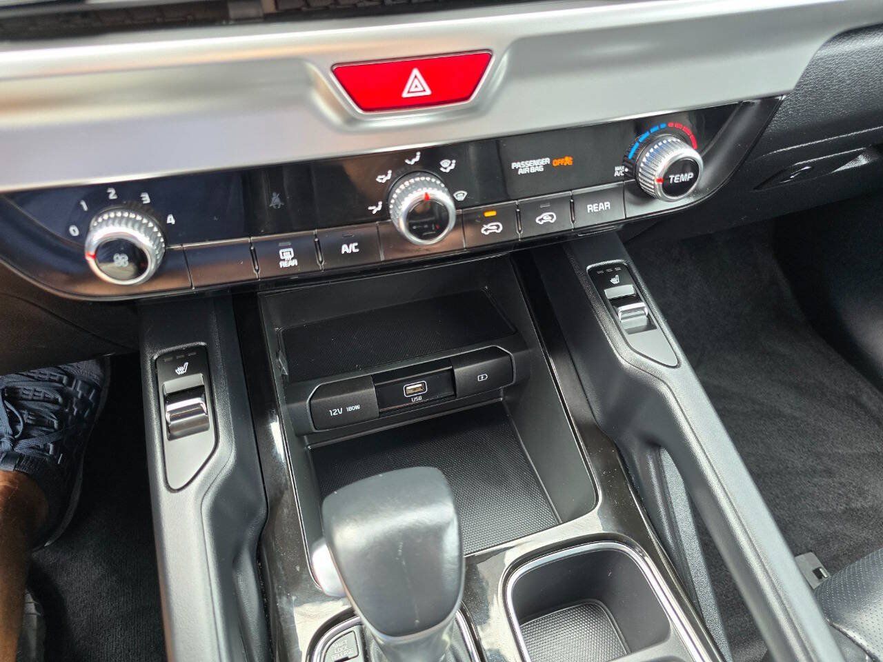 Used 2020 Kia Telluride S w/ S 8 Passenger Seating Package AWD/4WD image 18