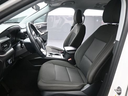 Certified 2023 Ford Explorer XLT image 10