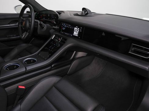 Used 2020 Porsche Taycan Turbo S AWD/4WD image 31