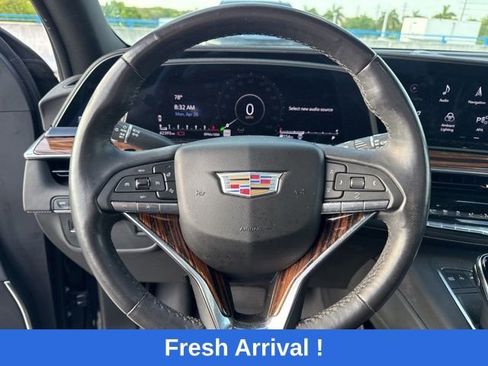 Used 2022 Cadillac Escalade ESV Premium Luxury image 6