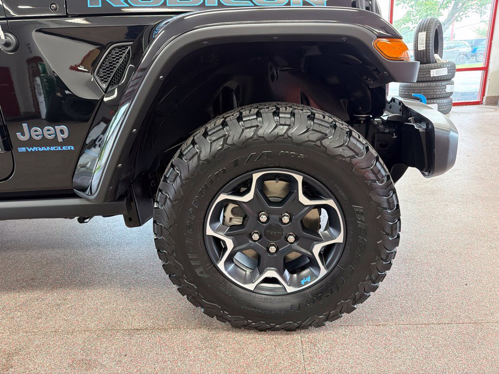 Used 2023 Jeep Wrangler Unlimited Rubicon 4xe w/ Cold Weather Group AWD/4WD image 28