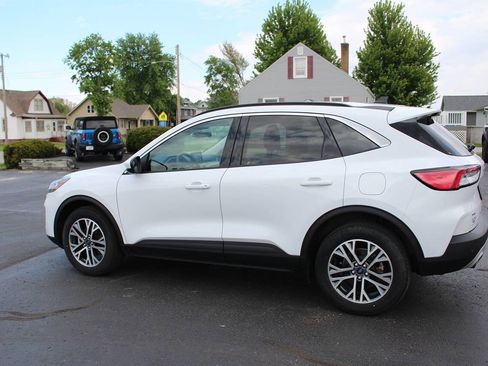 Used 2021 Ford Escape SEL w/ Technology Package AWD/4WD image 2