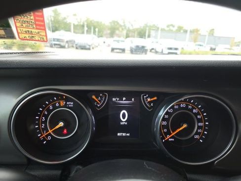 Used 2018 Jeep Wrangler Unlimited Sport image 12