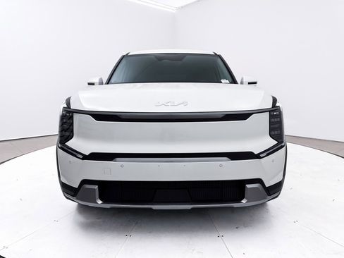 Used 2024 Kia EV9 Light Long Range image 12
