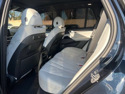 Used 2024 BMW X5 sDrive40i w/ M Sport Package RWD image 11