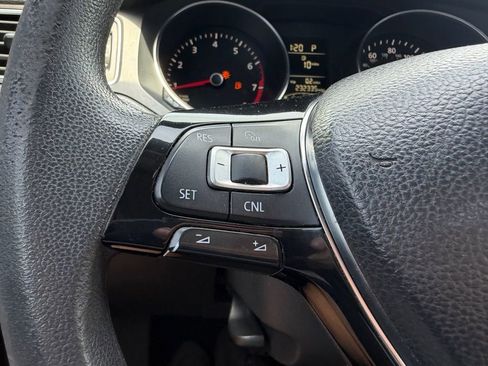 Used 2015 Volkswagen Jetta SE FWD image 13