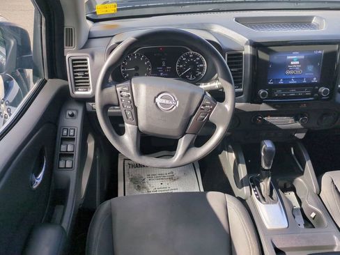 Used 2023 Nissan Frontier SV image 15