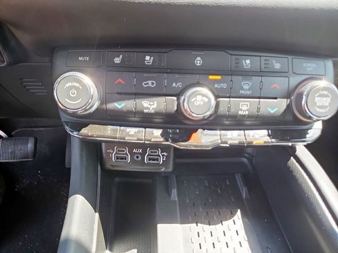 Used 2025 Dodge Durango R/T AWD/4WD image 22
