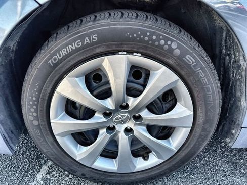 Used 2021 Toyota Corolla LE image 18