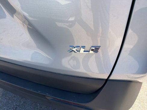 Used 2025 Toyota RAV4 XLE image 5