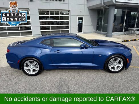 Used 2023 Chevrolet Camaro LT RWD image 4