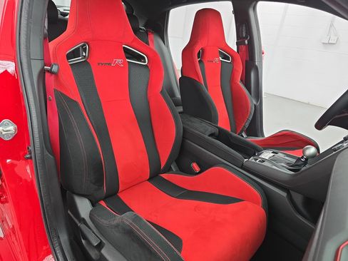 Certified 2018 Honda Civic Type R image 10