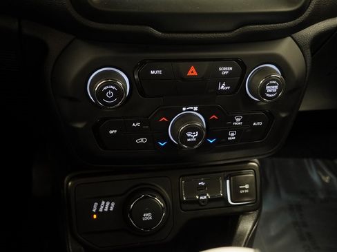 Used 2022 Jeep Renegade Altitude w/ Convenience Group image 26