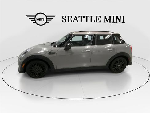 Certified 2022 MINI Cooper 4-Door Hardtop image 6