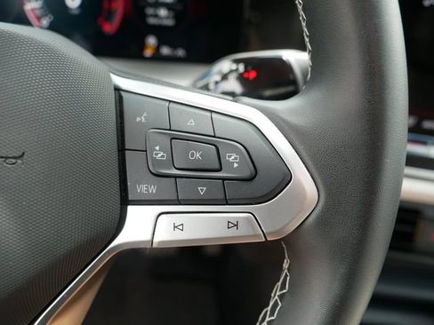 Certified 2025 Volkswagen Tiguan SE AWD/4WD image 26