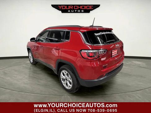 Used 2024 Jeep Compass Latitude AWD/4WD image 3
