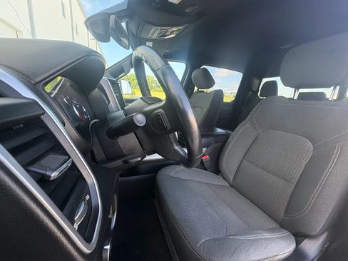 Used 2019 RAM 1500 Big Horn AWD/4WD image 9