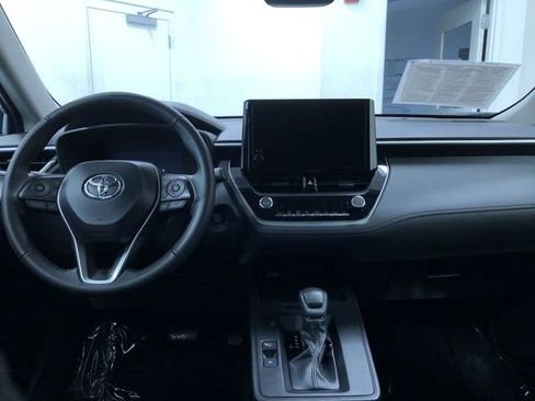 Used 2026 Toyota Corolla Cross LE FWD image 18