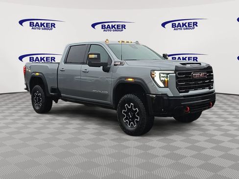Used 2025 GMC Sierra 2500 AT4X AWD/4WD image 3