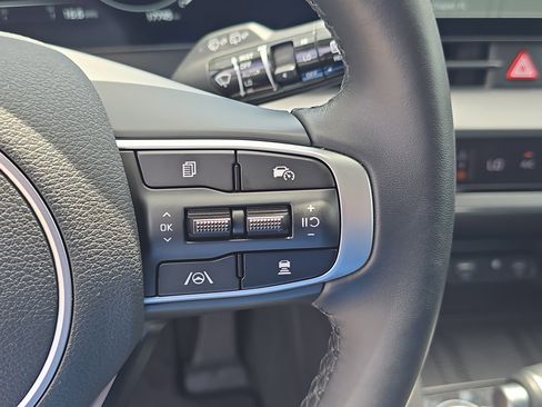 Certified 2023 Kia Sportage SX image 34