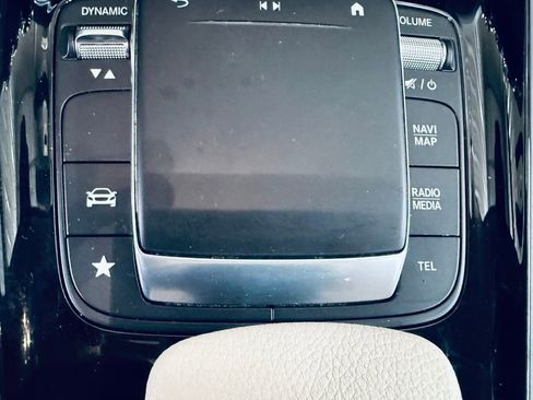 Used 2023 Mercedes-Benz GLB 250 4MATIC image 10