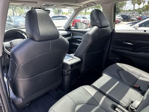 Used 2024 Toyota Grand Highlander FWD image 18