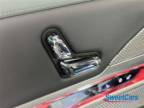 Used 2025 BMW 740i xDrive image 44