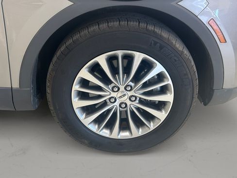 Used 2016 Lincoln MKX Select w/ Select Plus Package FWD image 10