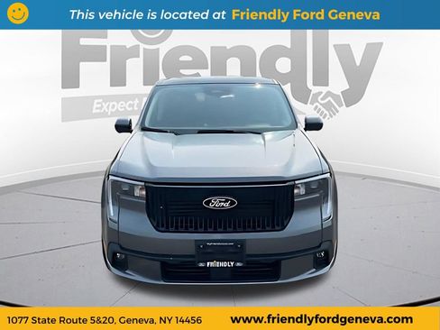 Used 2025 Ford Maverick Lobo AWD/4WD image 2