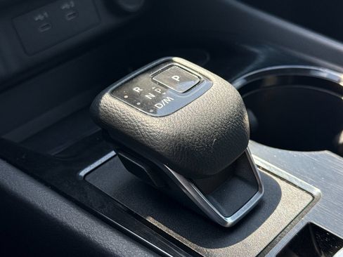 Used 2024 Nissan Rogue S FWD image 20