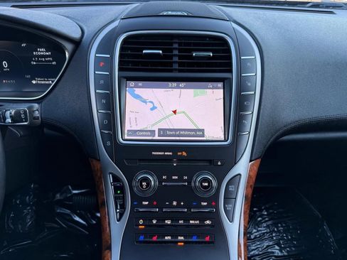 Used 2020 Lincoln Nautilus Reserve image 16