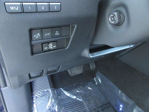 Used 2026 Lexus GX 550 w/ Cold Area Package AWD/4WD image 34