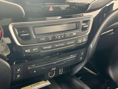 Used 2021 Honda Pilot Black Edition image 16